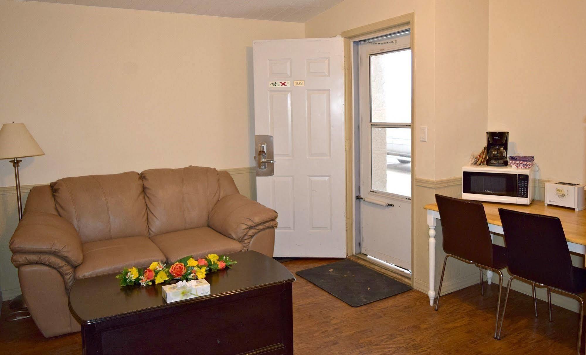 Centre Suite Inns Motel Bonnyville Eksteriør bilde