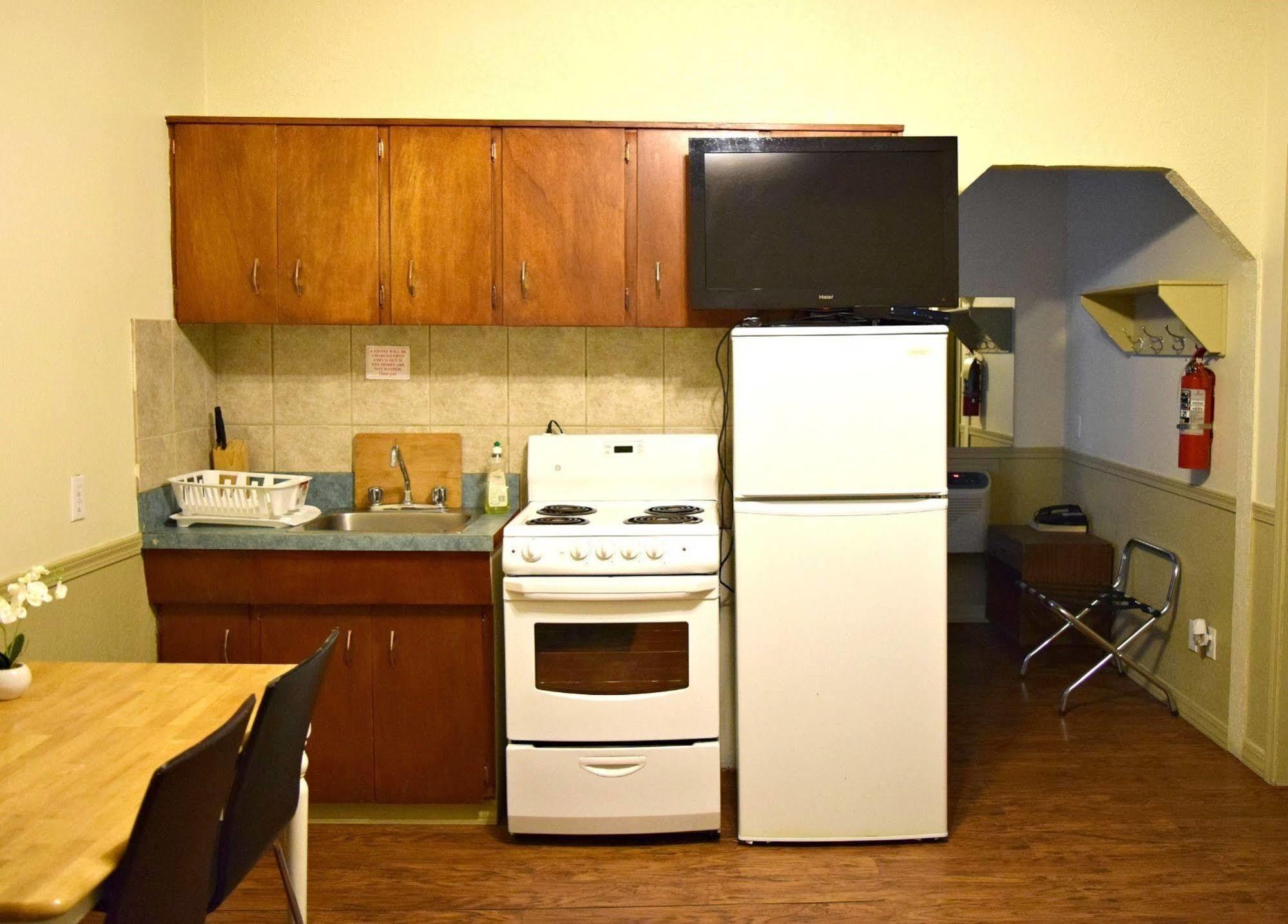 Centre Suite Inns Motel Bonnyville Eksteriør bilde